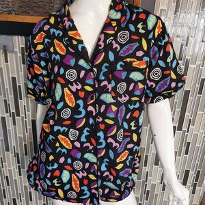 Hot Topic STRANGER THINGS 80s Print Eleven’s Shirt M Button Up Short Sleeve 0079
